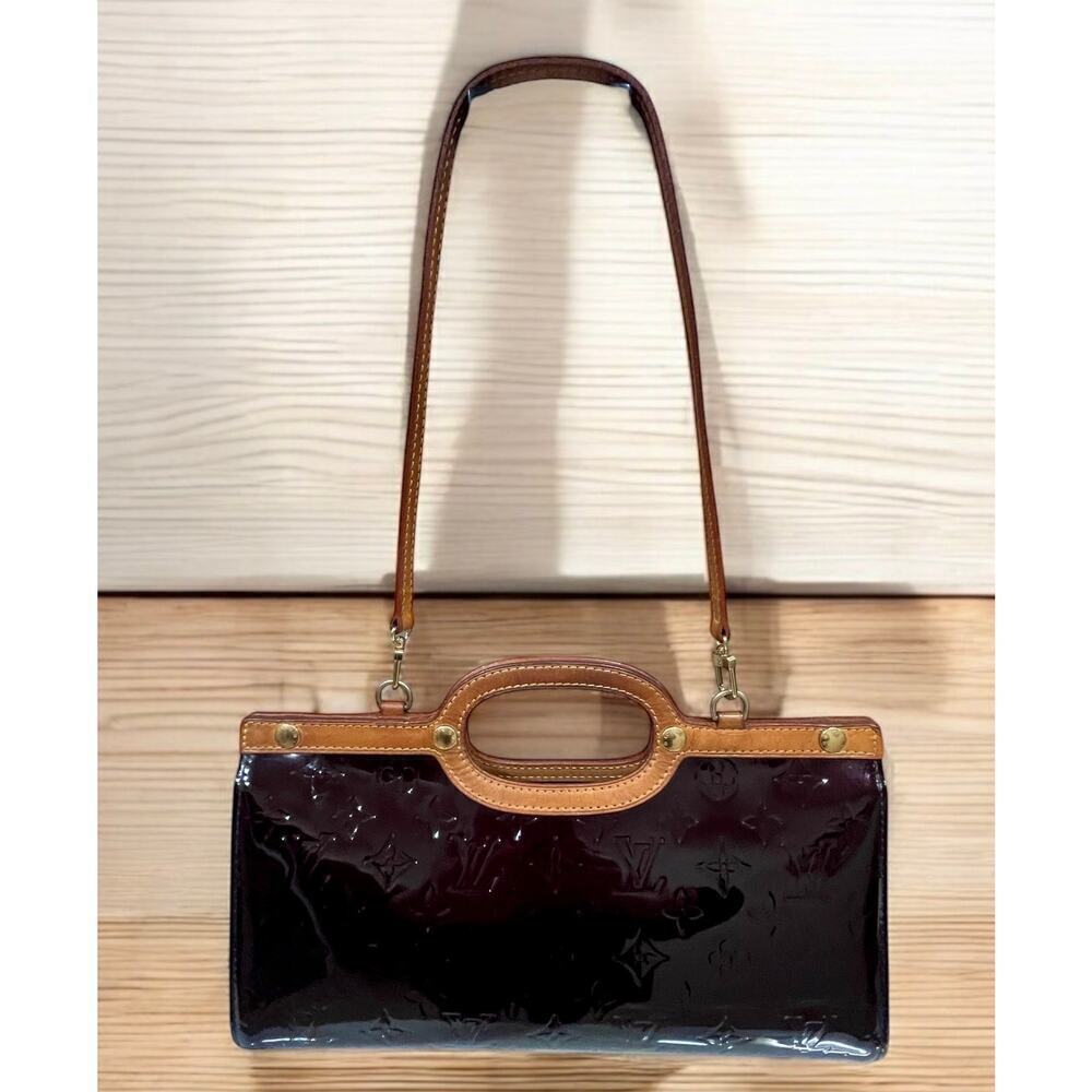 Louis Vuitton SR0029 Vernis Roxbury Drive Shoulder Bag - Picture 2 of 16